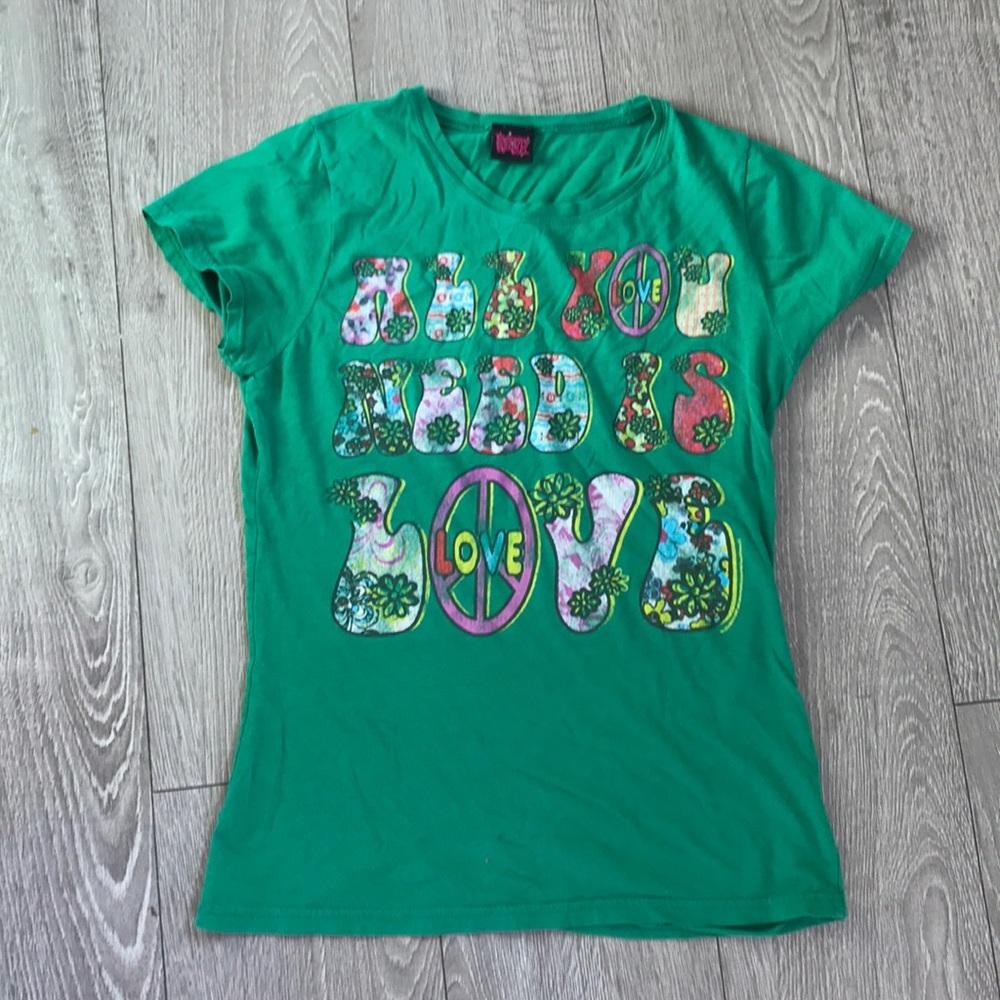 Tee shirt